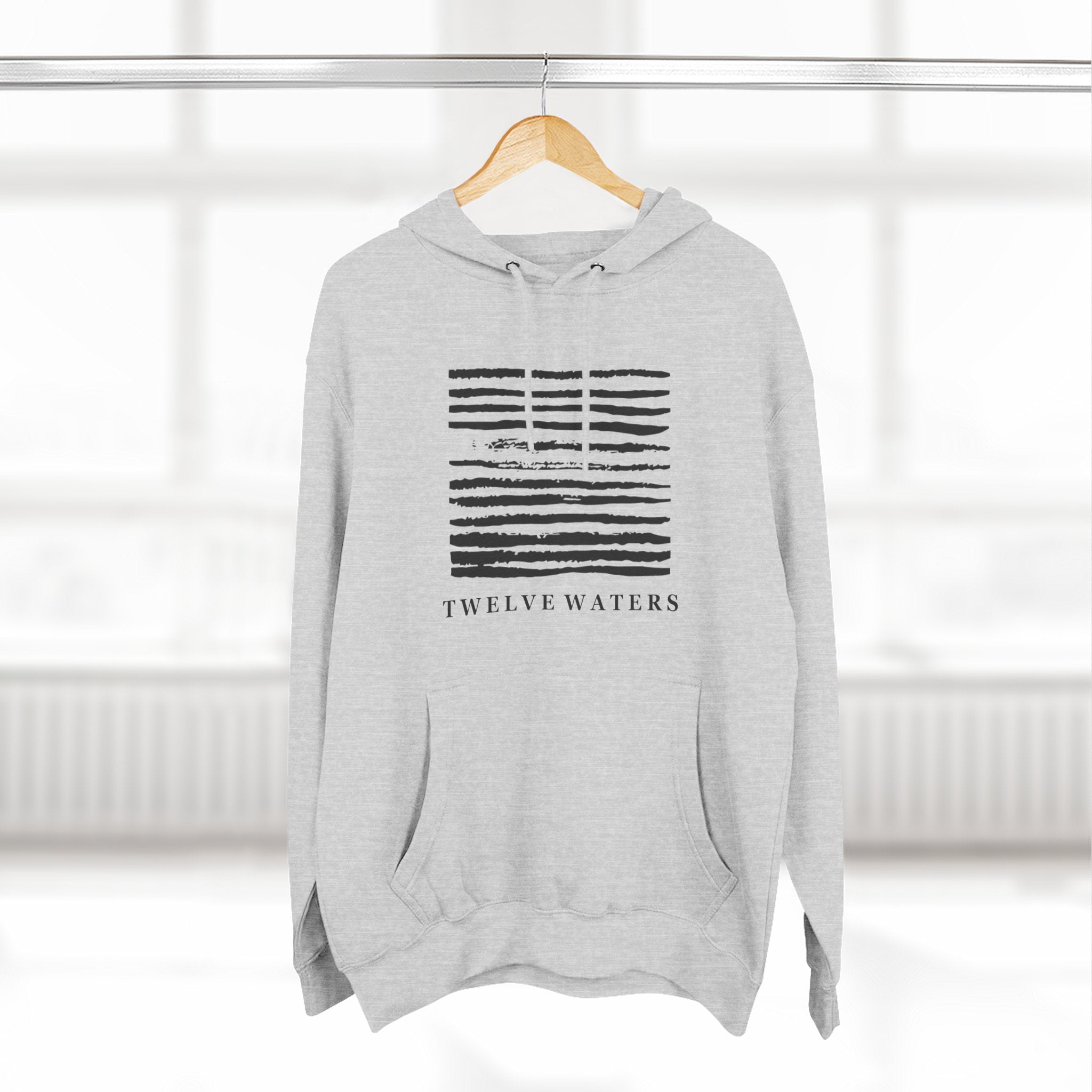 Minimalist Three-Panel Fleece Hoodie - Stylish & Cozy Design for Everyday Wear